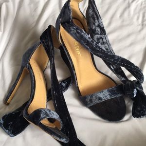 Liliana blue heels 👠